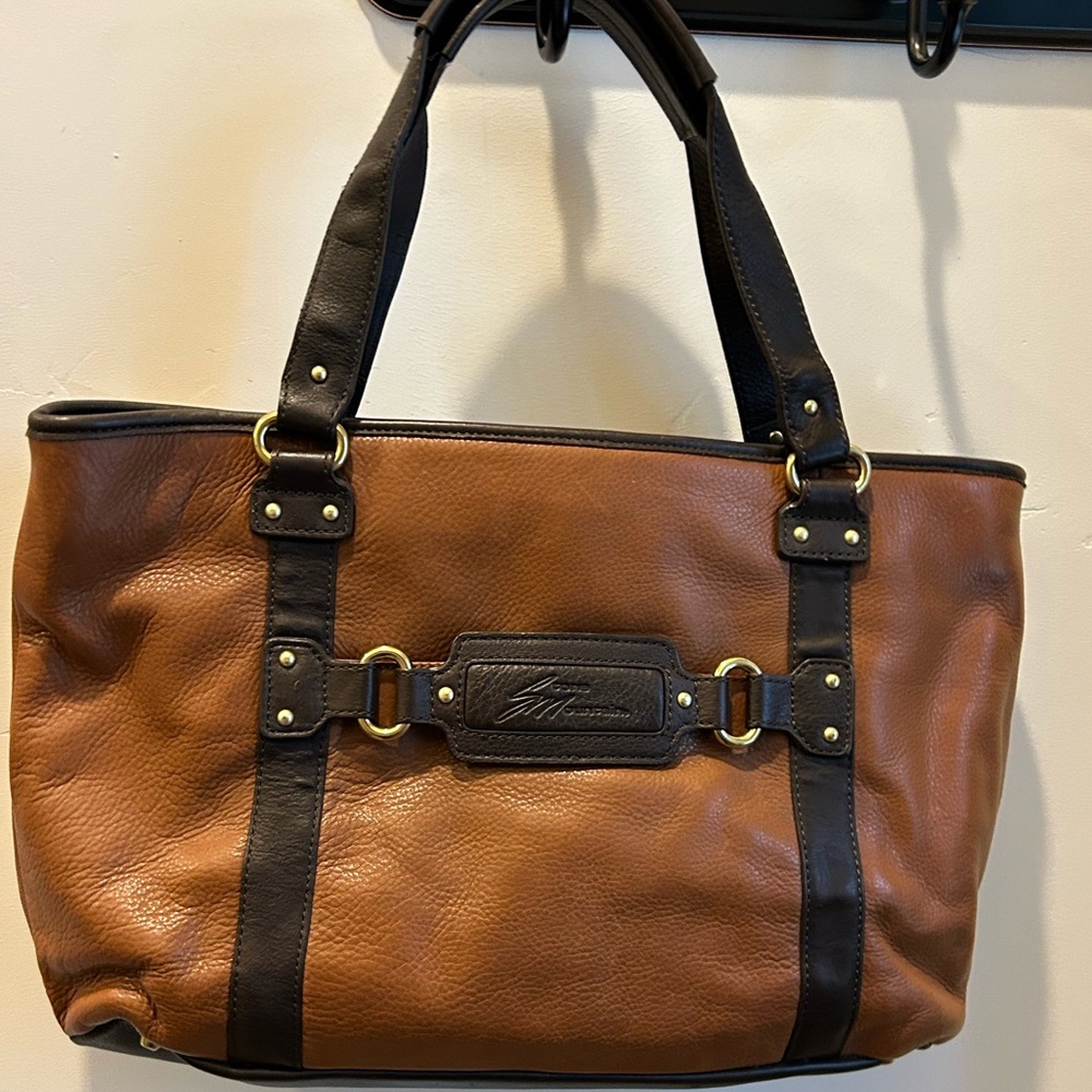 Stone Mountain Accessories Tan and Dark Brown Shoulder Bag